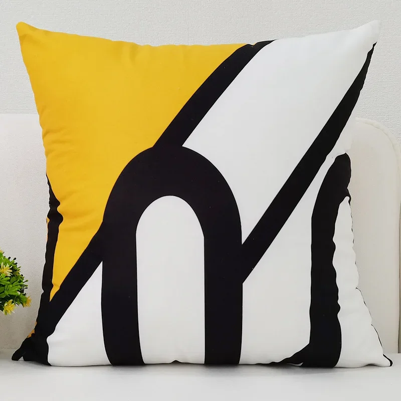 

45x45cm Yellow Geometric Elk Pattern Hug Print Pillow Cover Polyester Sofa Pillow Cover Home Bedroom Decoration