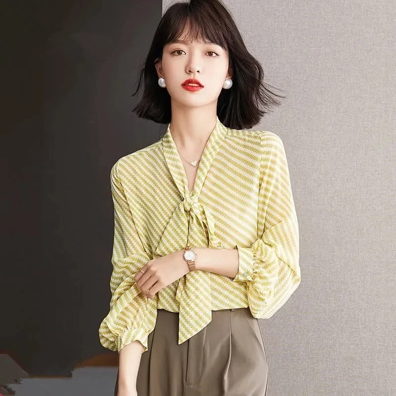 

2025 New Spring Autumn Fashion Long sleeved Lace up Shirt Women's Design sense Striped Top Female Bow tie Chiffon Shirts