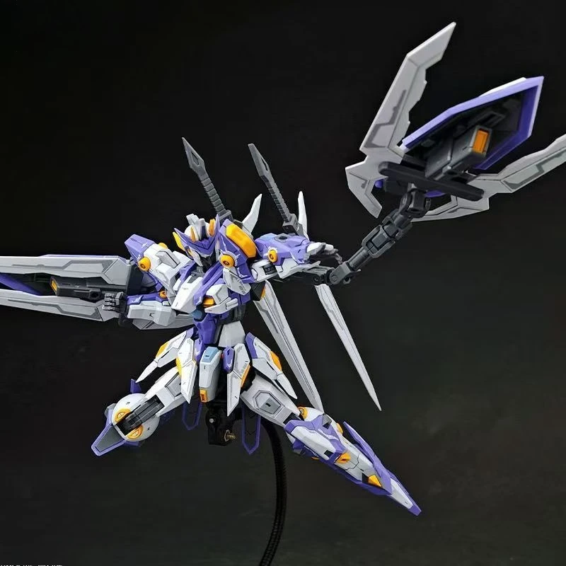 

Коллекционная сборная модель-фигурка Round Table Knights Achilles Aegis Knight 1/144 с подвижными сменными частями