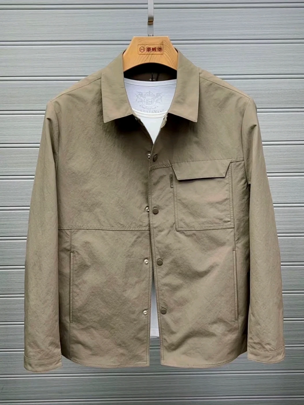 

Spring Autumn Men's New Flip Collar Jaet High Quali Faionable Haome Stand Fit Long Sve Antimicrobial Chinese Made
