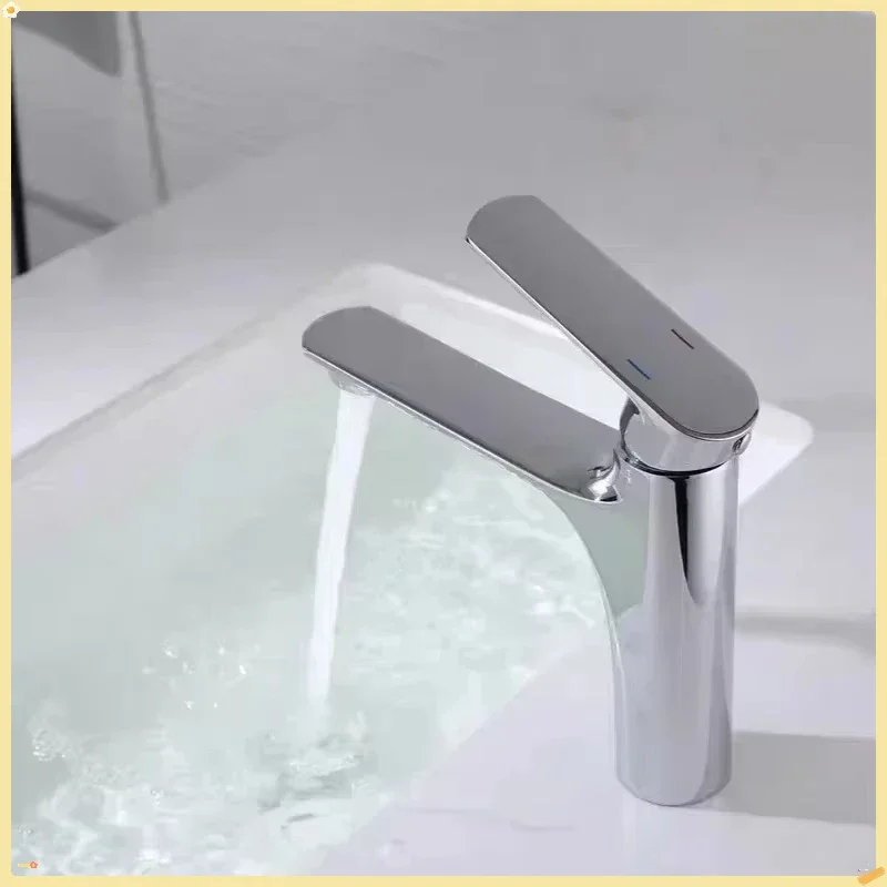 Zinc Alloy Bathroom Washbasin Faucet Single Handle Single Hole Bathroom Sink Mixer Tap Hot Cold Bathroom Basin Faucet with Hose