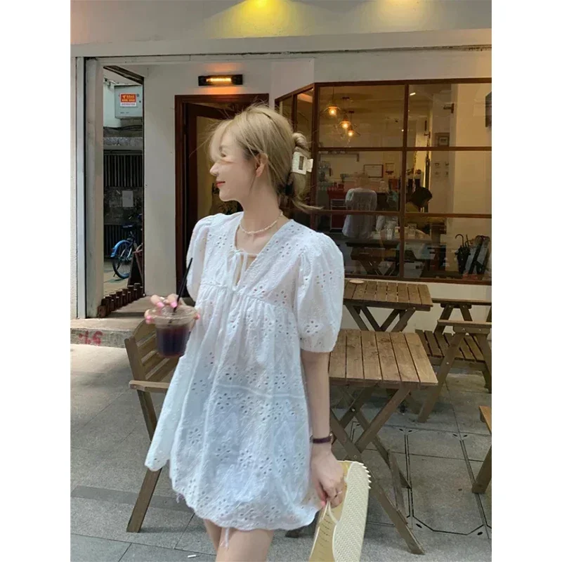 

Милые белые блузки, женские элегантные открытые рубашки на шнуровке, летняя уличная одежда, корейские мешковатые повседневные шикарные топы с пышными рукавами