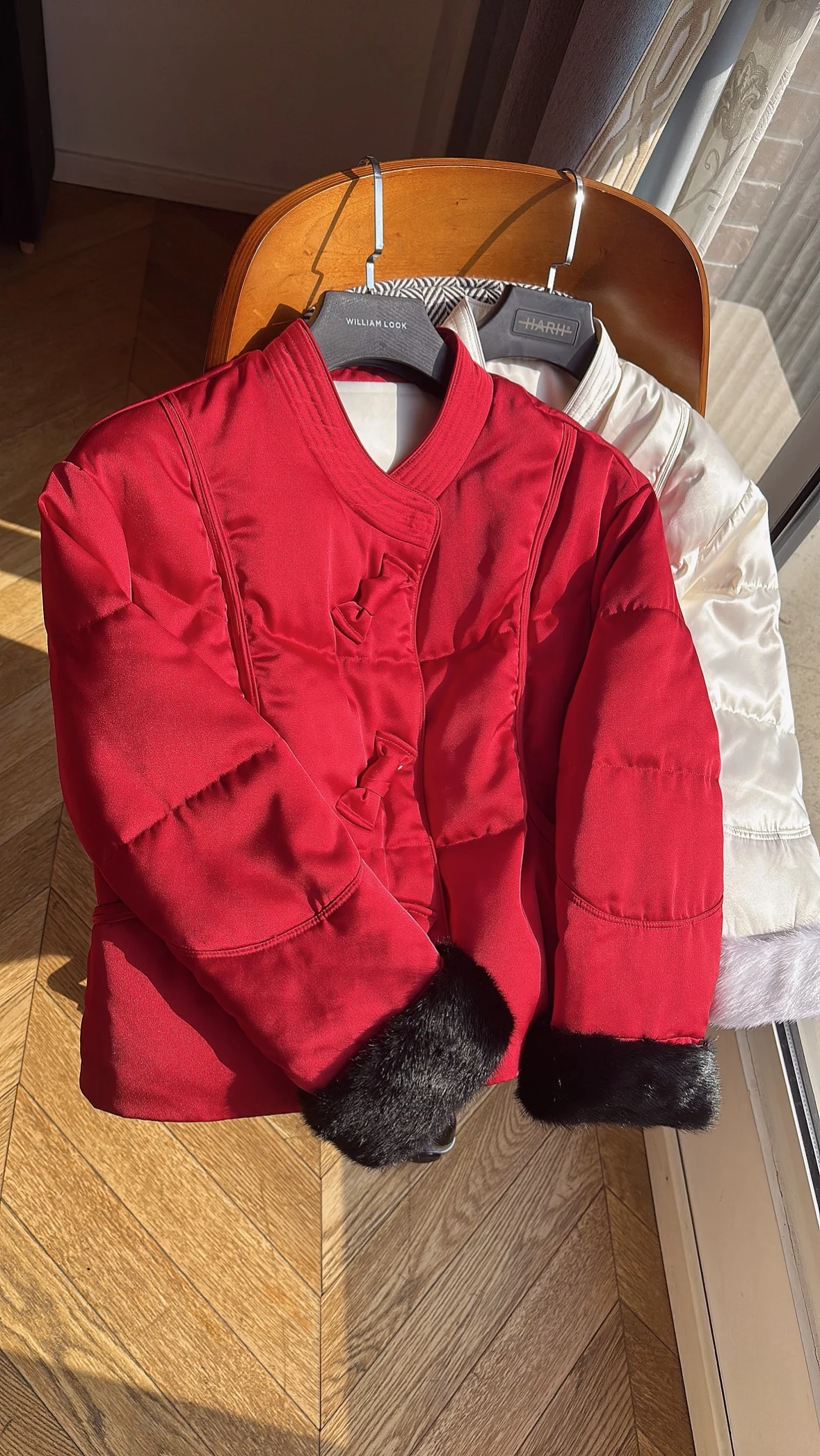 

New 2025 High-End Mink Fur Coat Young Slim Winter National Sle down Jaet Mid-Length Women's Faionable Warm Coat