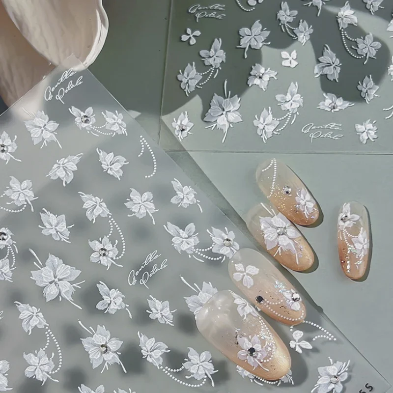 

Exquisite white butterfly flower nail art sticker self-adhesive nail art decoration sticker with pearl chain DIY nail decoration