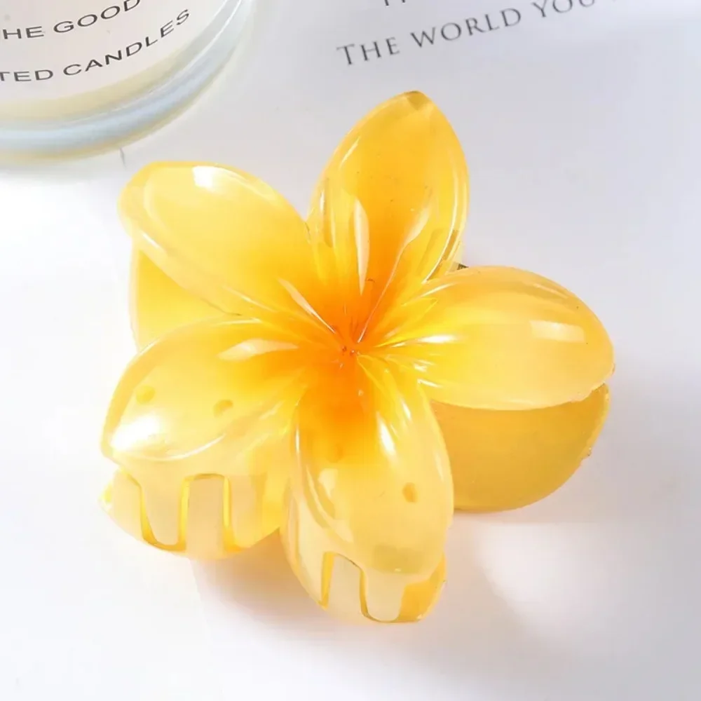 7cm Frangipani Flower Plastic Hair Claw Women Girls Travel Beach Popular Head Catches Flower Hair Clips Hair Accessories Tool