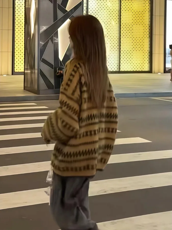 Maglione lavorato a maglia con diamanti color sangue retrò da donna autunno inverno oversize pigro sensazione allentata morbido e accogliente top rotondo Ne Long Sve