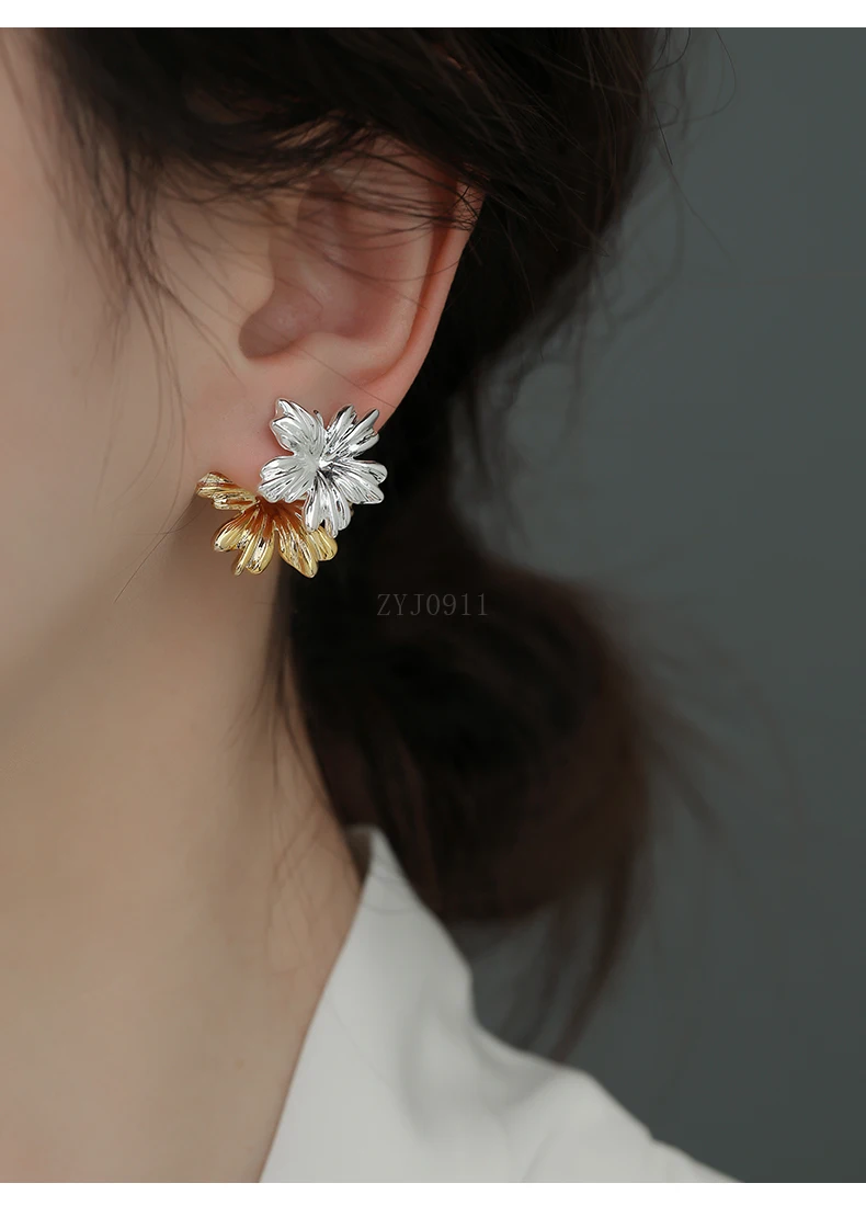 أقراط ذهبية وفضية بلونين على شكل زهرة، تصميم متخصص، أقراط فريدة من نوعها، أقراط مبالغ فيها بمزاج