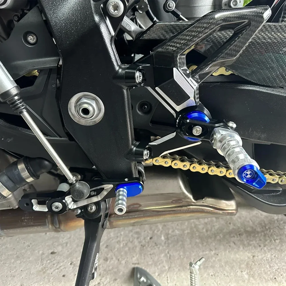 

S1000RR Footrest Adjustable Foot Pegs Rearsets For BMW M1000RR 2019 2020 2021 2022 2023 S1000R M1000R Heel Protector Carbon Wing