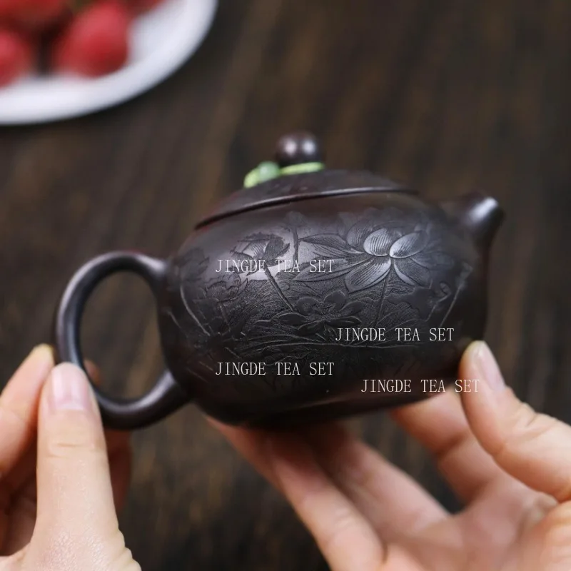 240ml Chinese Yixing Purple Clay Tea Pot Boutique Black Mud Flat Xishi Teapot Home 7 Hole Filter Teaware Customized Tea Infuser