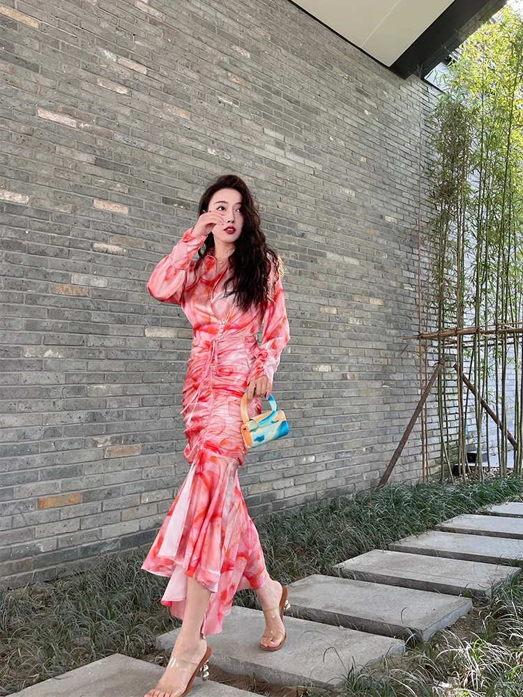 

ReVe High-End Slimming Fi Tail Skirt Set with Diamond Bule 32 Momme Satin Pleated Goldfi Flower Design Faionable...