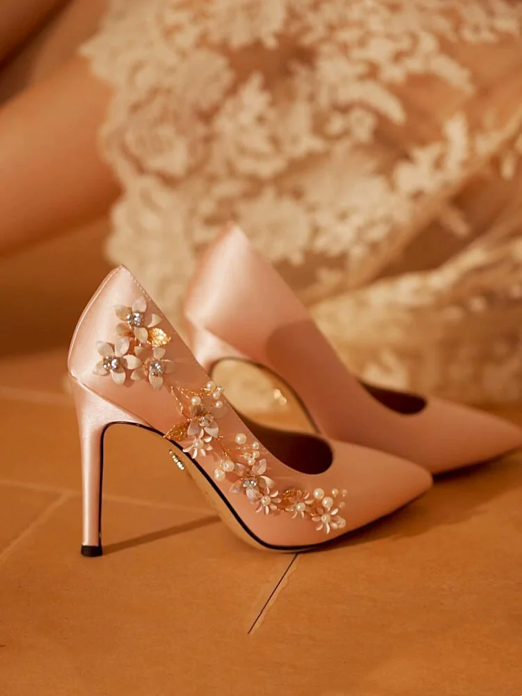 

Spring new pointed silk pearl rhinestone low-heeled shoes thin high-heeled banquet dress large size small size women's shoes