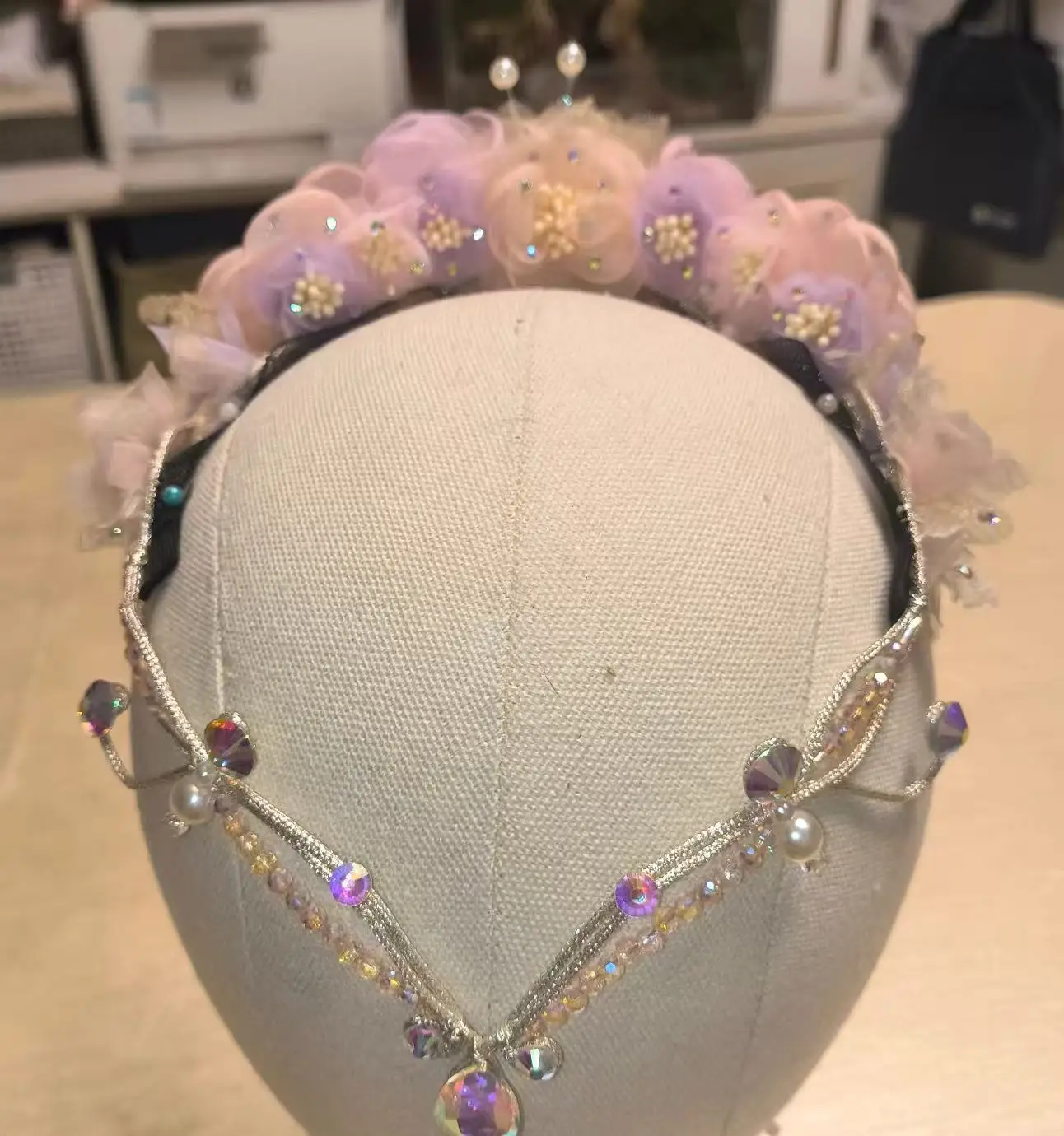 

The new hand-customized exquisite ballet headwear is suitable for cupid, water fairy and other performance competitions