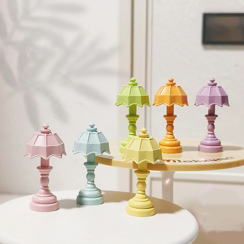 

1Pcs Candy Colored Lighting Simulation Mini Table Lamp Ornament Doll House Lamps Decor Accessories Dollhouse Miniature Toy Model