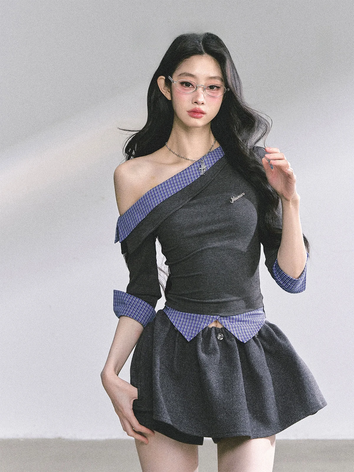 

AOMALM American Sle oulder T-irt Women's Autumn Design Sense Upper Body Practice Room Fake Two-Piece ey Eye Color