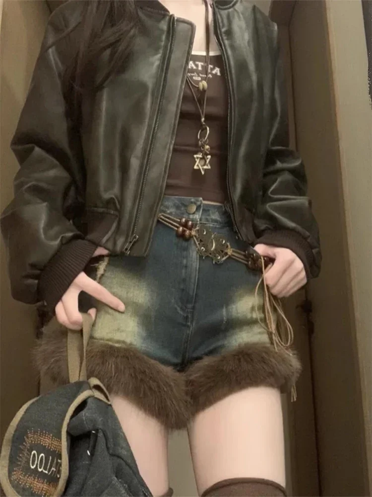 Pantaloncini di Jeans Patchwork in pelliccia sintetica da donna Y2k Mini pantaloncini di Jeans a vita alta Vintage Harajuku pantaloni da Cowboy coreani estate 2000s vestiti