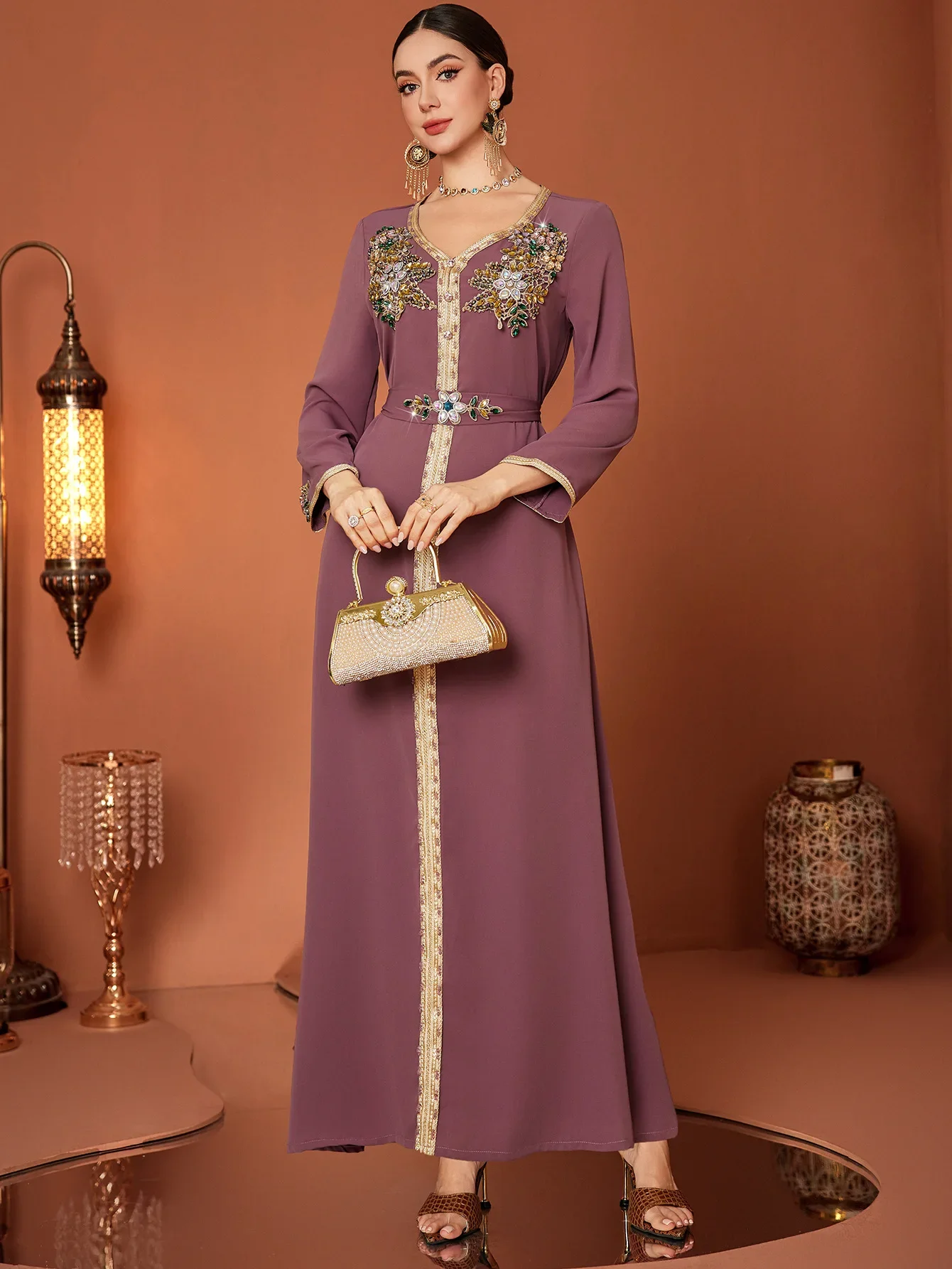 

Ид мусульманское женское платье Абая с вышивкой и бриллиантами Длинные платья Vestidos Largos Вечерние кафтан Джалабия Рамадан Дубай Арабский халат 2026