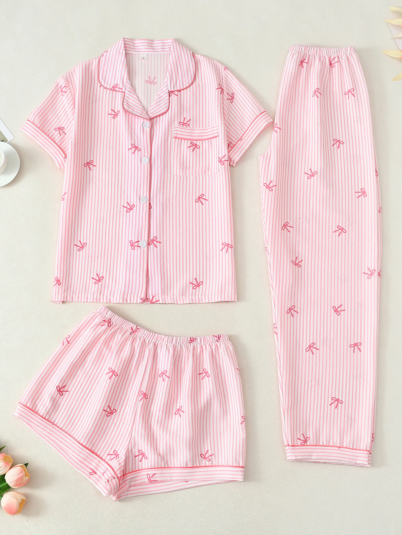 

Женский пижамный комплект из 3 предметов: шорты, брюки и рубашка с отложным воротником, короткий рукав, с милым бантом и полосатым принтом, для дома, весна-лето-осень