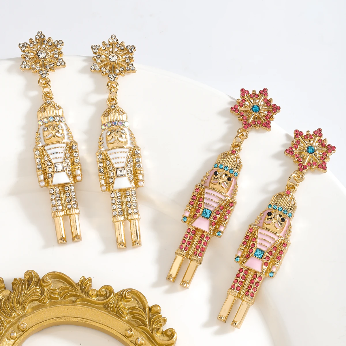 Dvacaman Christmas Nutcracker Solider Earrings Bling Elegant Drop Jewelry Handmade Beaded Earrings for Women Party Holiday Gifts