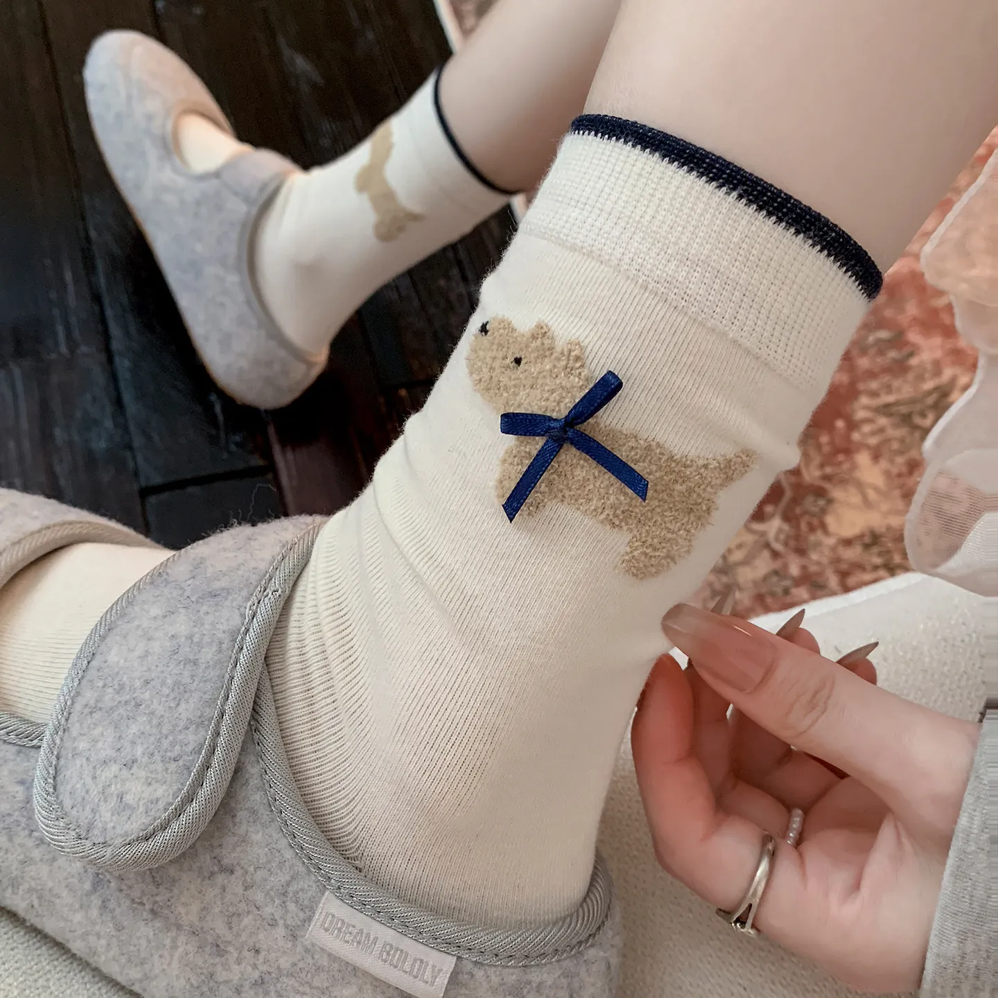 1 Pairs Of Cute Cartoon Bow Tie Socks,medium Tube Socks, Spring And Autumn Solid Color Flocked Puppy Casual Socks Gift