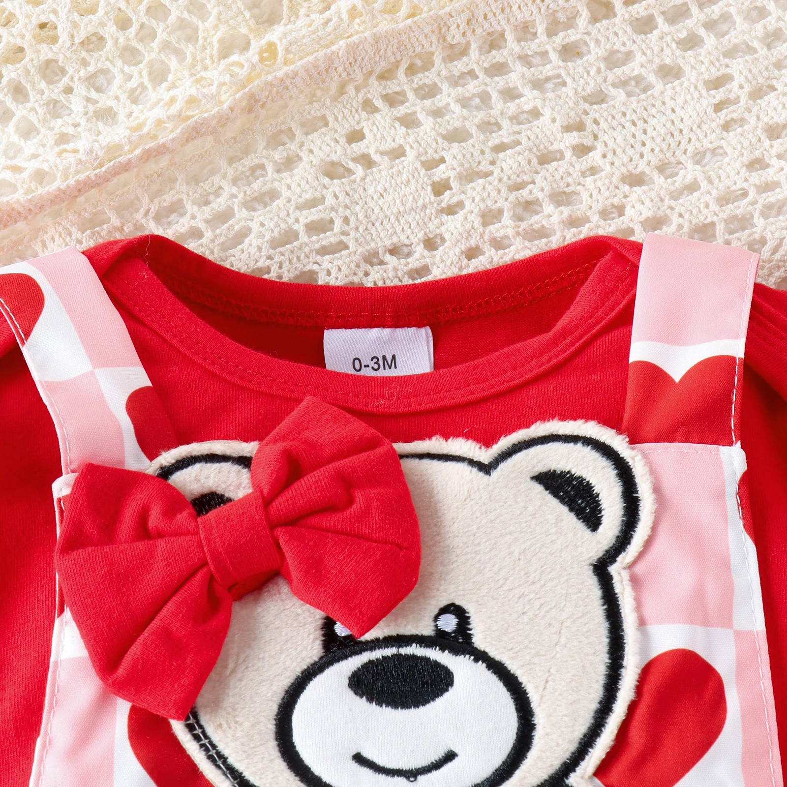 2PCS Autumn 0-1 Years Old Girl Baby Sweet And Cute Red Flying Sleeve Suit + Caring Strap Skirt Embroidered Bear Emblem