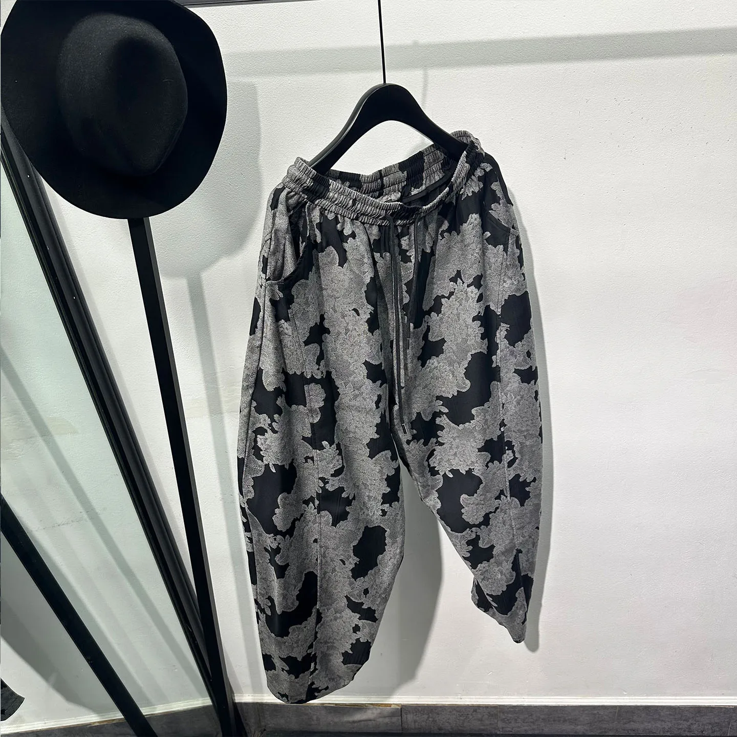 Fashionable Designer Model Loose Printed Wide-Leg Pants Men's Thin Elastic Waist Pants Non-Ironing High-Grade Casual Pants