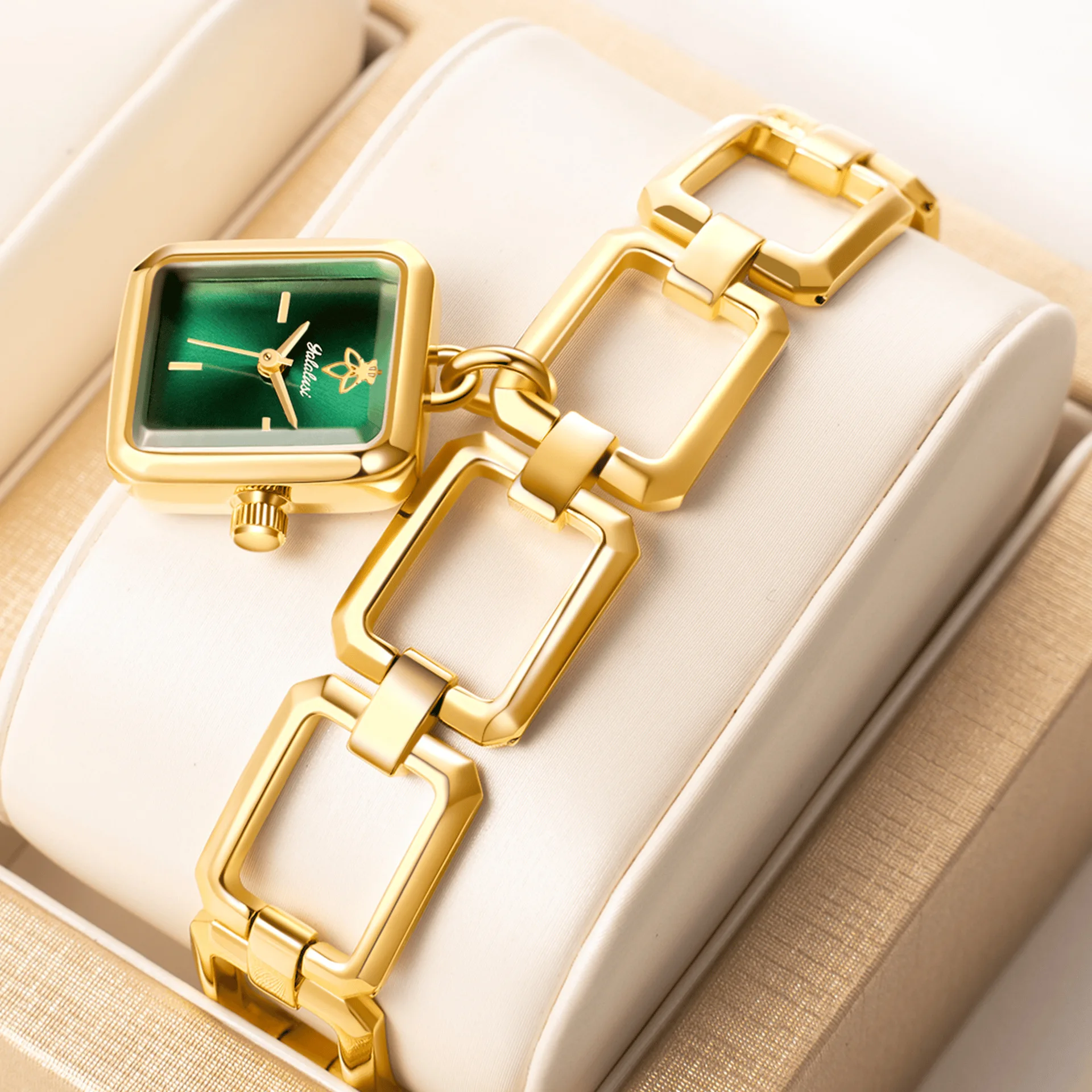 Yalalusi Square Lady's Watch: Hollowed-out strap with luxurious design, pendant pendant piece, bracelet watch