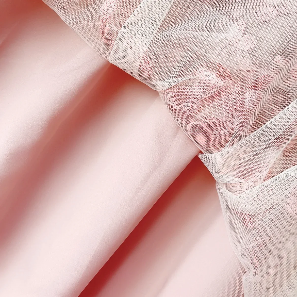 الجديد في ألف خط ارتفاع الخصر التطريز ثلاثية الأبعاد زهرة تول ميدي تنورة المرأة الربيع الصيف الوردي شيك أنيقة شبكة حفلة تنورة طويلة