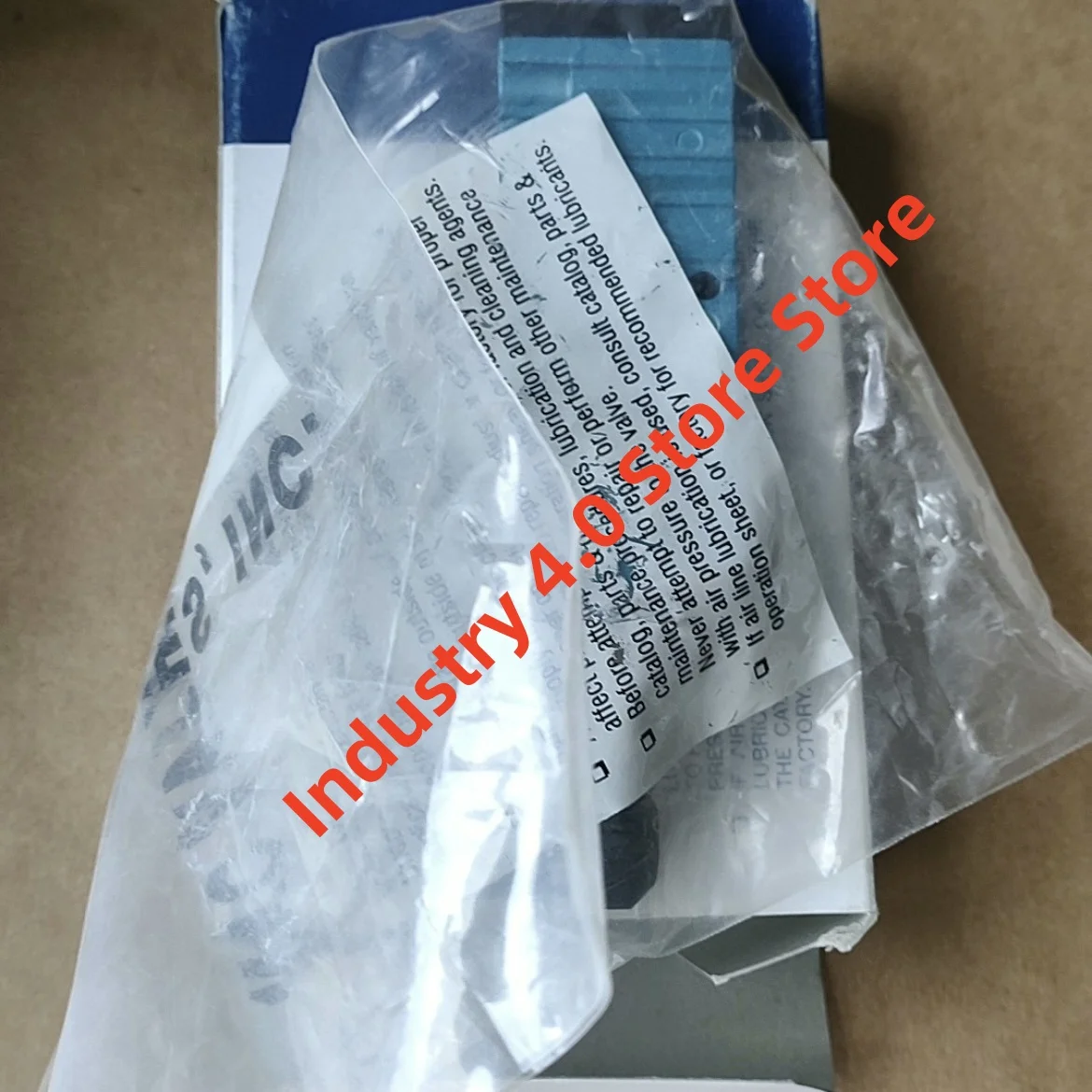 솔레노이드 밸브 411A-C0A-DM-DDFJ-1JB 100% 새 제품 411A-C0A-DM-DDFJ-1JD