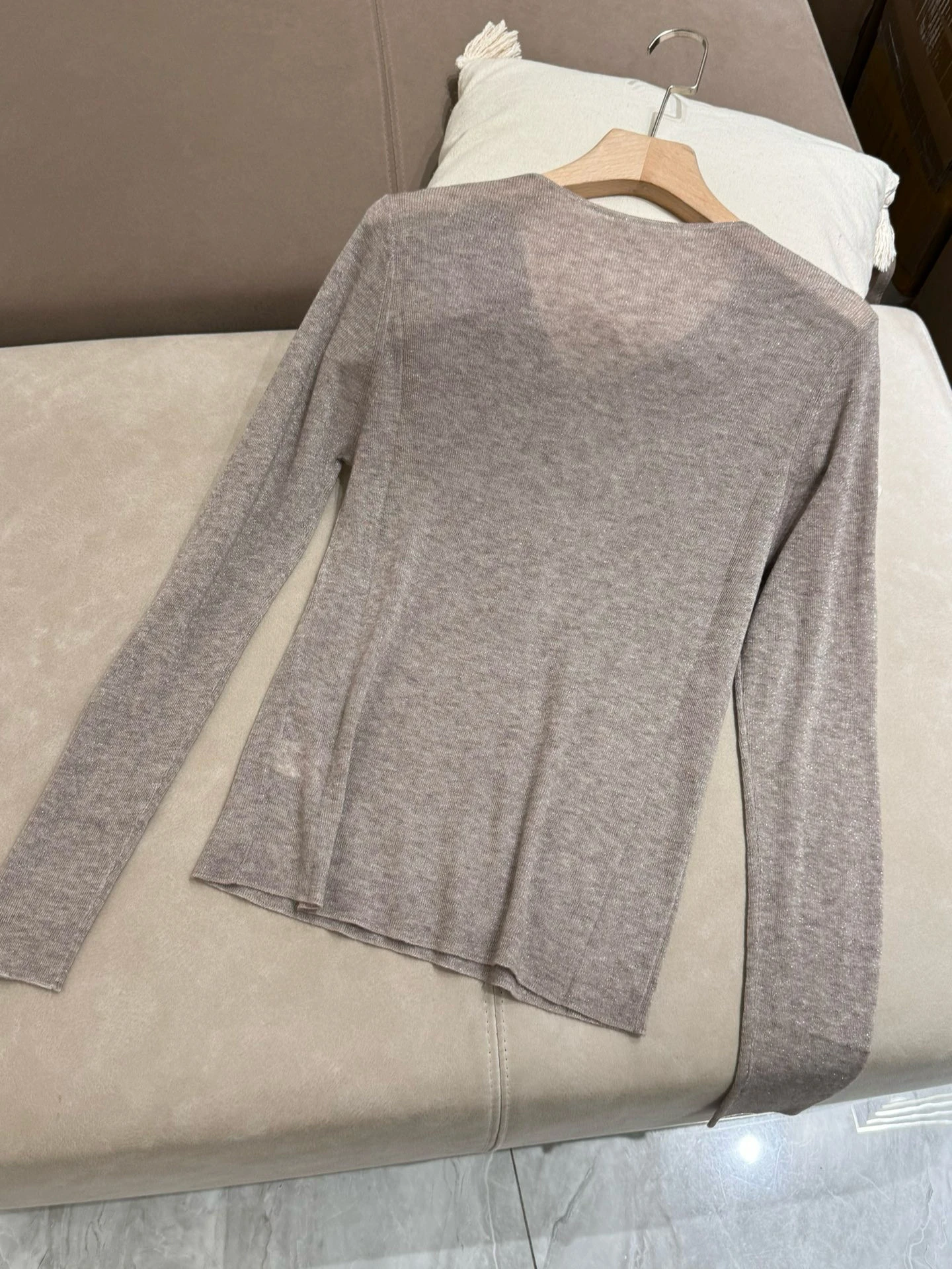 Autumn Winter 2024 Women\'s Shining Bead Wool V-neck Bottoming Sweater Knitted Lightweight Pullover Top