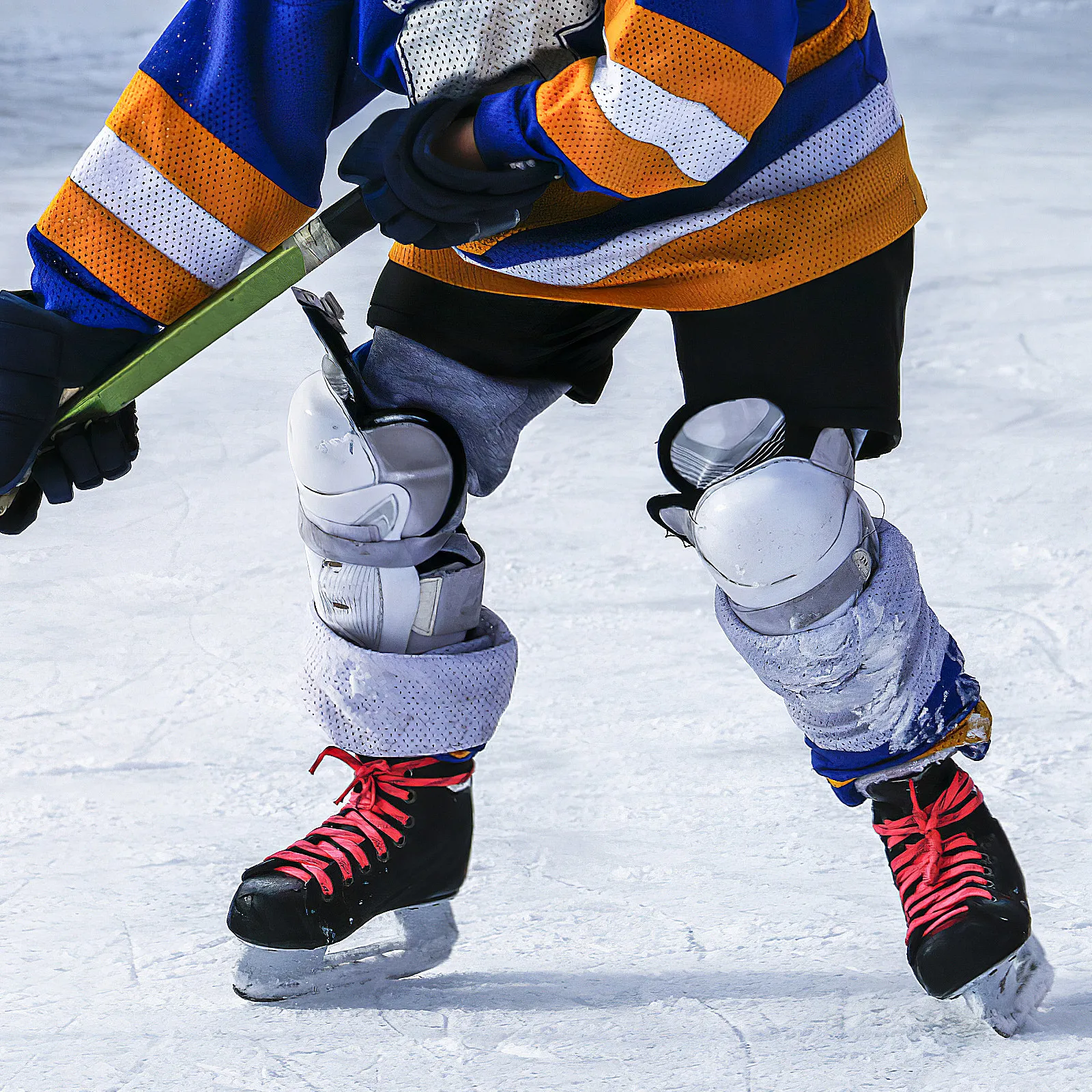 

1 пара высококачественных вощеных полиэстеровых шнурков для коньков с плоским наконечником для надежного захвата