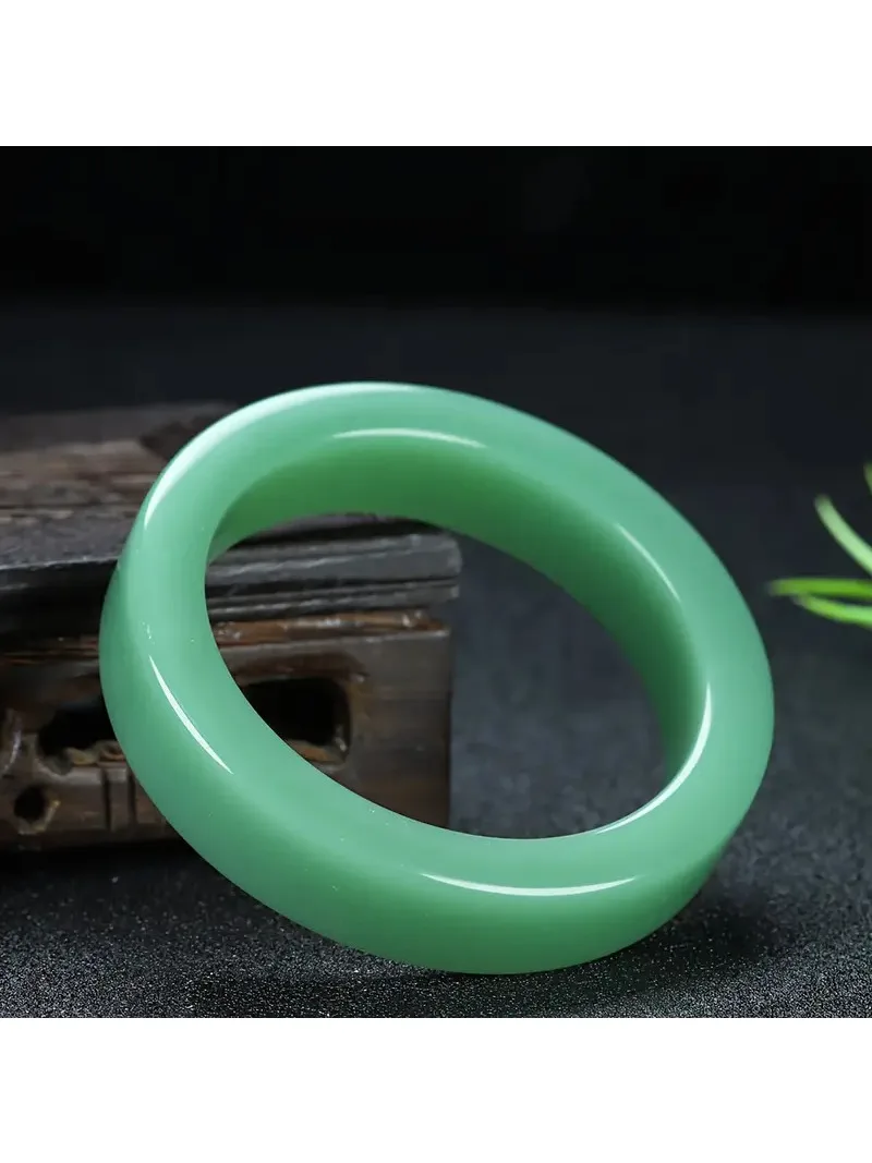 

Hot selling Natural Classic Versatile Green Stone Bangle from Dongling, Perfect As a Couple'S Holiday Gift.
