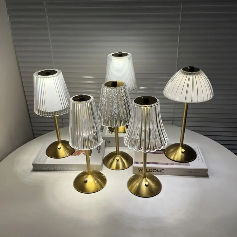 

Dimmable Crystal Table Lamp Modern 3 Colors Small Nightstand Light Cordless Crystal Lampshade Gold Bedside Lamp Bedroom