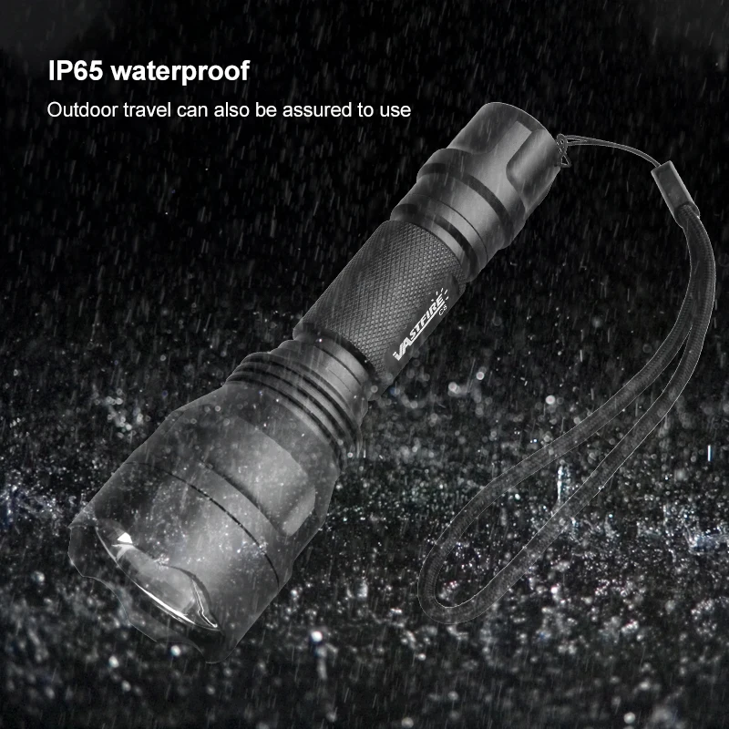 مصباح يدوي ملون قابل لإعادة الشحن مقاوم للماء بالأزرق والأشعة فوق البنفسجية، قادر على إضاءة 50-80 مترًا، مناسب للتخييم في الهواء الطلق