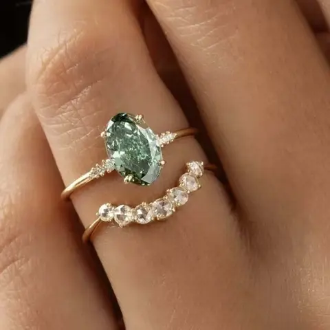 S925 Silver 2CT Green Moissanite Ring Exquisite Jewelry Plated with 18k Gold Suitable for Gift Giving Anniversary Birthday Gift