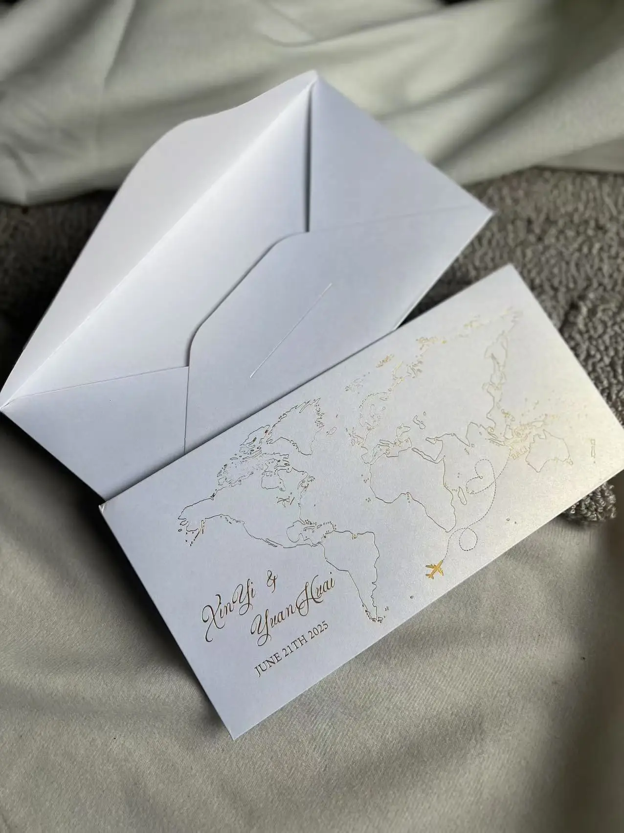 30/100 Stück individuell bedruckte Umschläge mit Goldfolienprägung für Hochzeitsfeiern, Veranstaltungen und geschäftliche Postsendungen – Detail 4