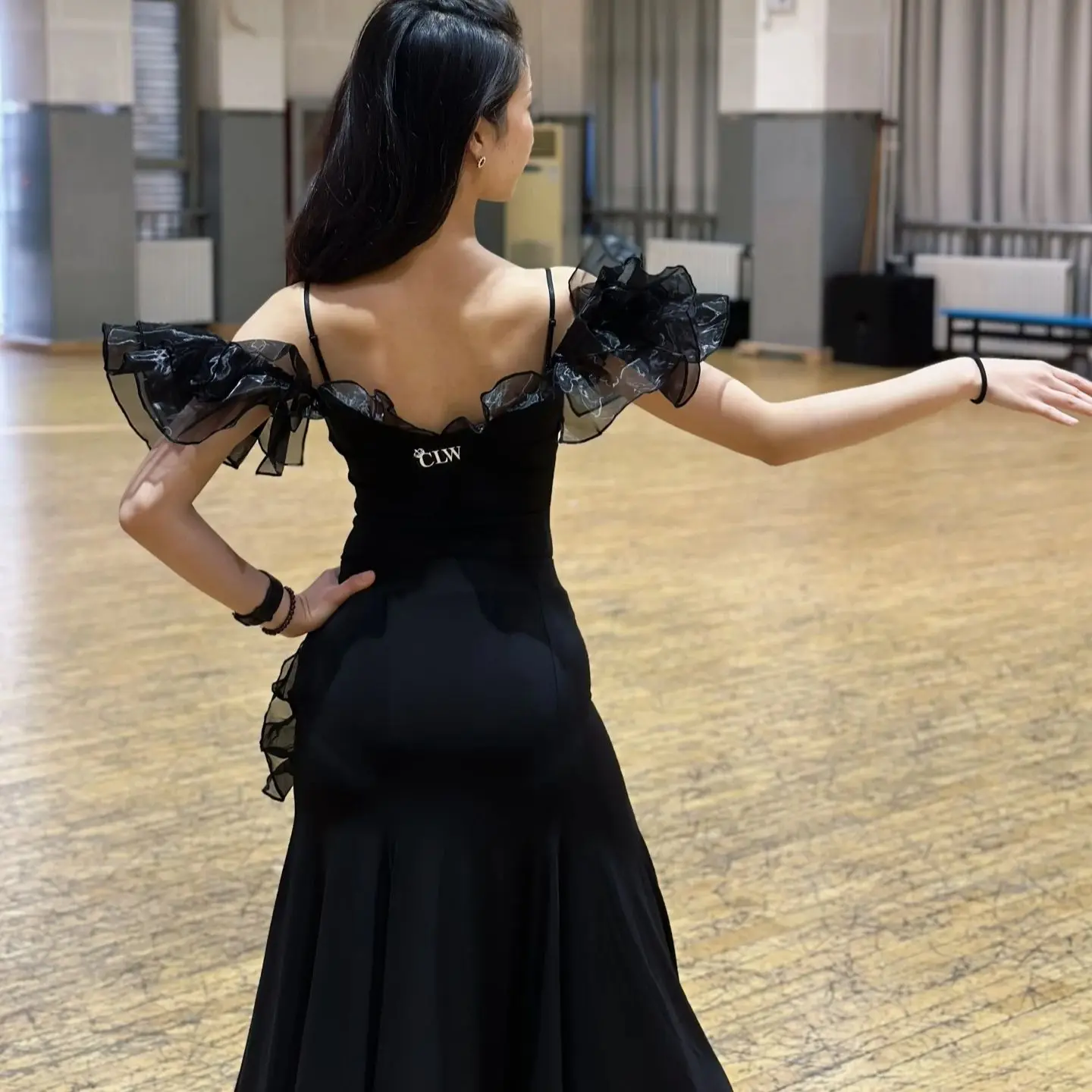 Nowy strój do tańca towarzyskiego, nowoczesny, damski, z odkrytymi ramionami, z dużym rozkloszowaniem, sukienka z rozcięciem, profesjonalny strój do tańca standardowego, DN22268