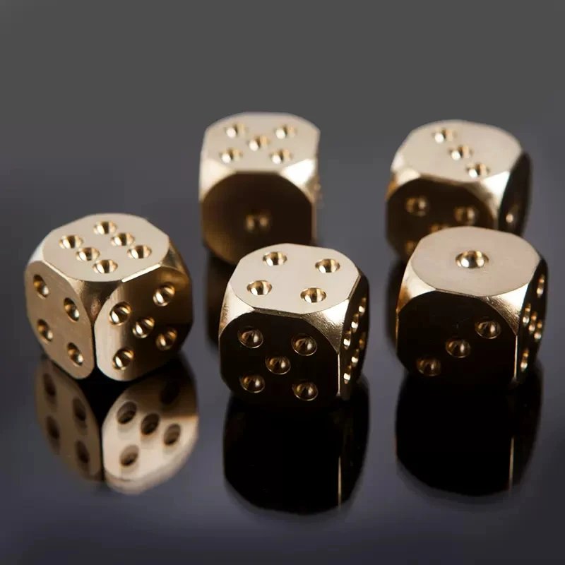 Dés solides en métal et cuivre pur, 15mm, 2 pièces, faits à la main, Bar KTV, fournitures d'échecs et de cartes, jouet personnalisé, ornements, outils de jeu de fête