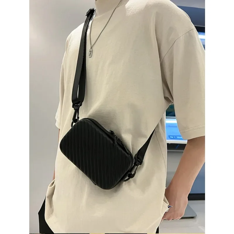 Einfache leichte Box Tasche Unisex trend ige diagonal gestreifte Umhängetasche weiches Pu Leder gepresste Shell Herren Umhängetasche