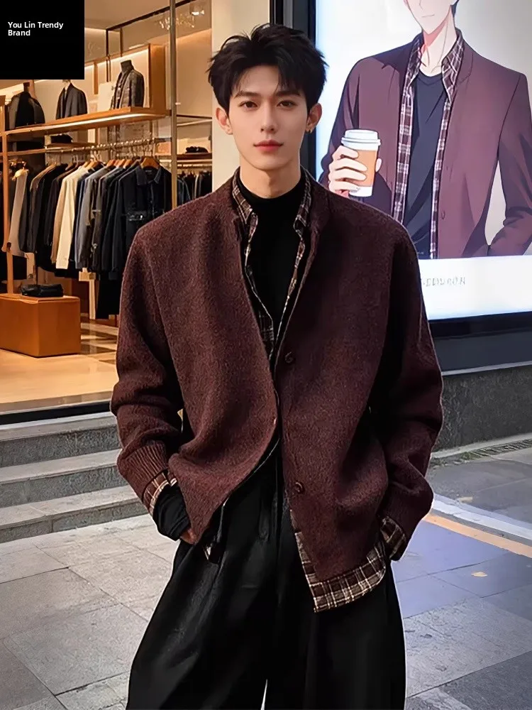 

Lazy Plaid Splicing Men's Knitted Sweater Brown Mermaid Sle Fake Two-Piece Cardigan Coat American Sle Straight Cut Spring...