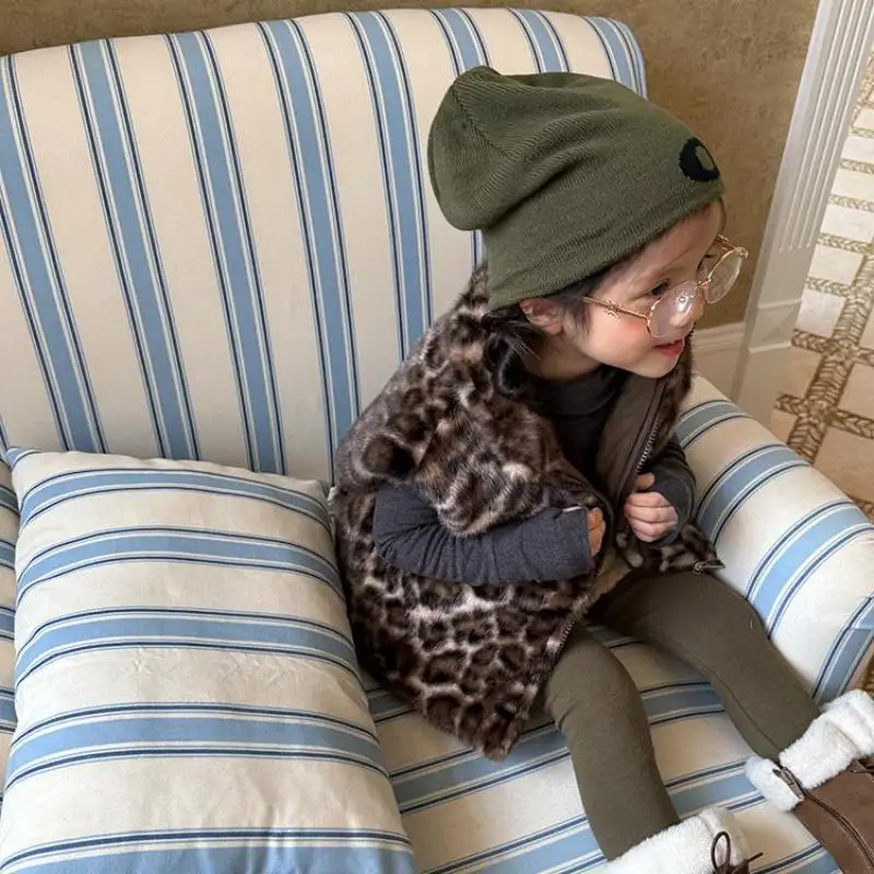 

2025 Winter New Children Warm Plush Vest Girls Sleeveless Coat Plus Velvet Thick Boys Fashion Zipper Vest Cardigan Kids Clothes