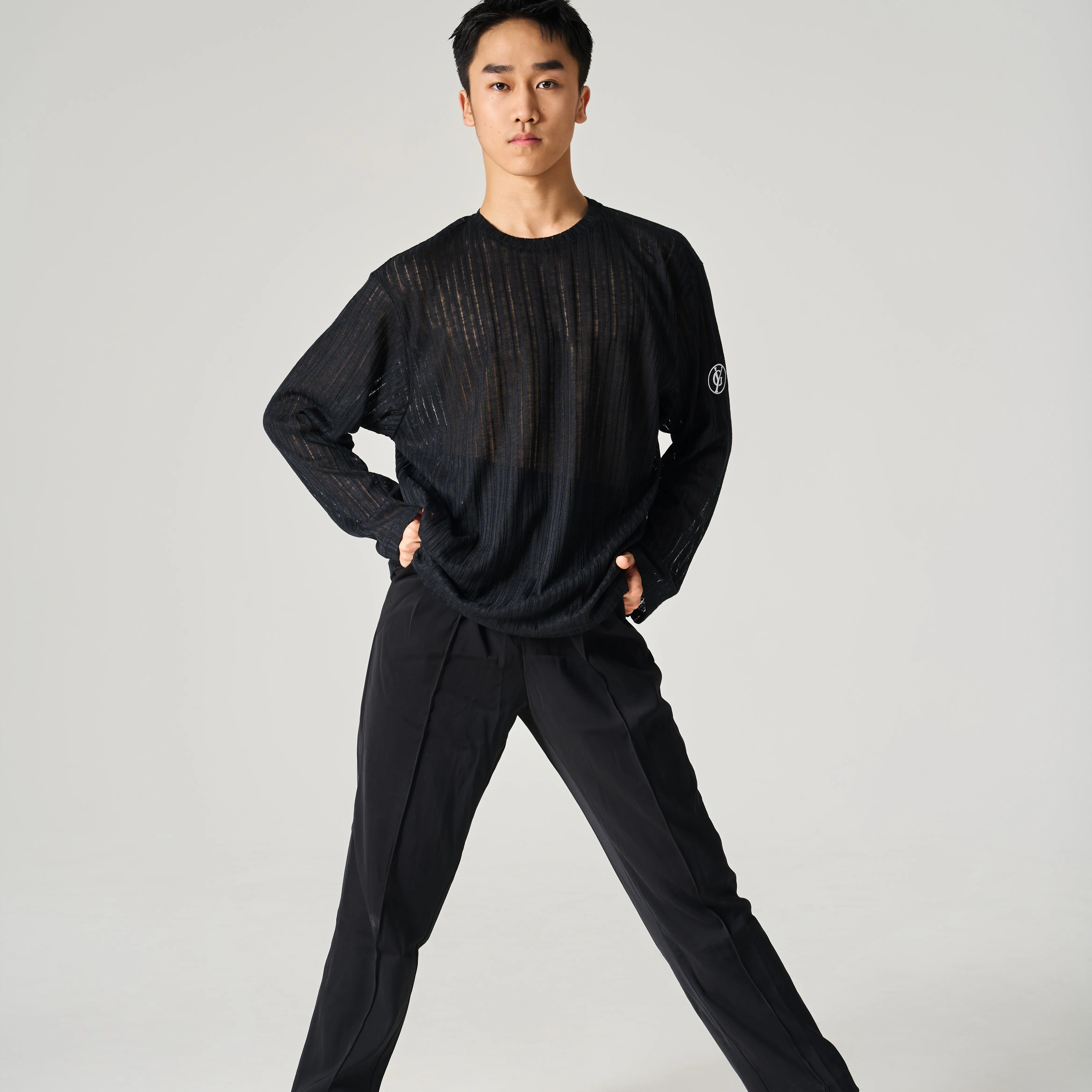 2025 nuevas camisetas de baile latino para hombres camisa negra holgada de manga larga con cuello redondo Samba Chacha ropa de baile latino para adultos DQS21376