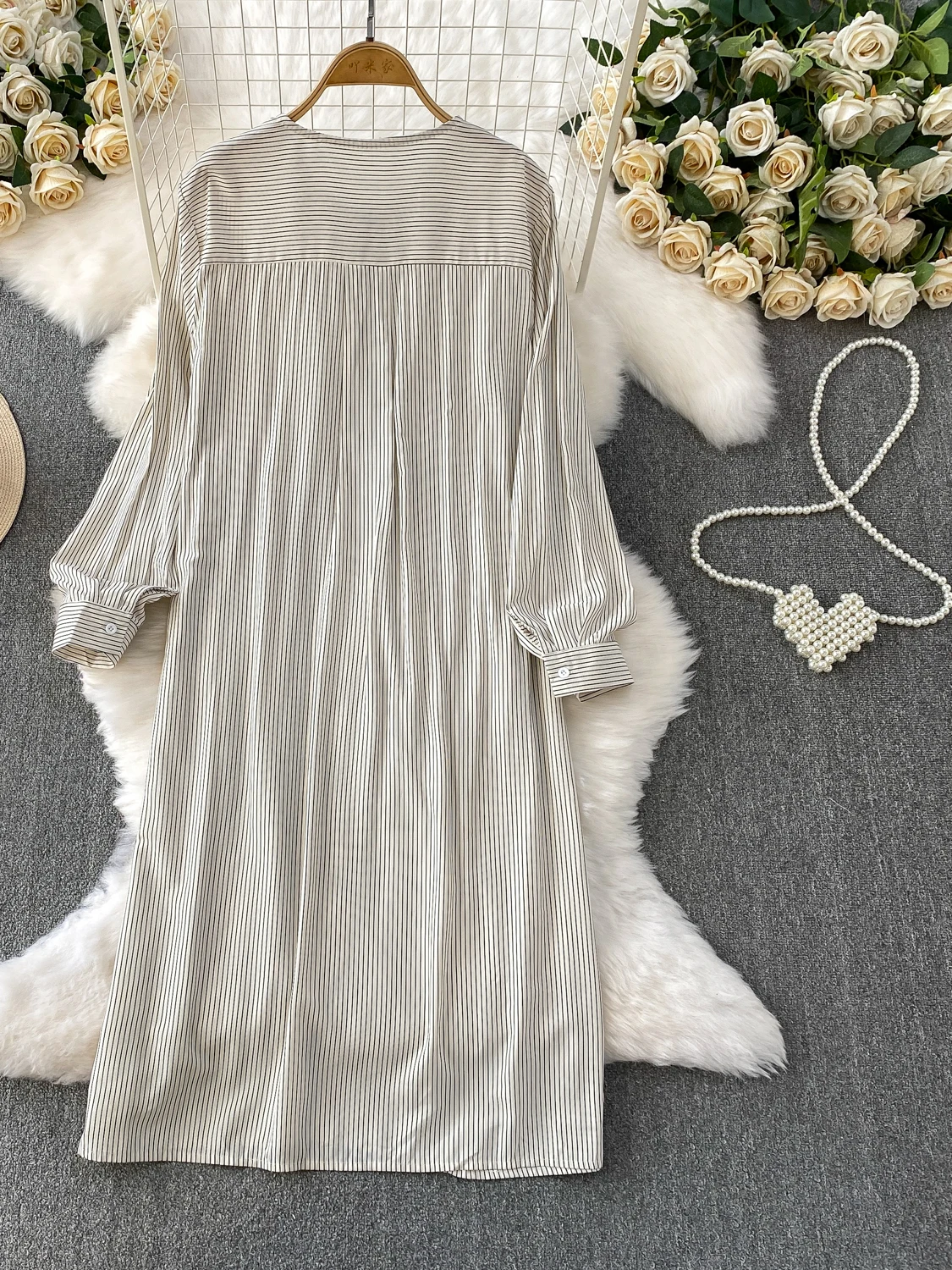 SuperAen Camisa larga holgada de estilo coreano con cuello redondo y rayas de gran tamaño, vestido de un solo pecho con cintura con cordones de diseño informal de otoño