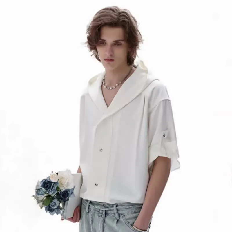 

Мужская модная свободная белая рубашка с коротким рукавом и капюшоном в спортивном повседневном стиле, лето 2026