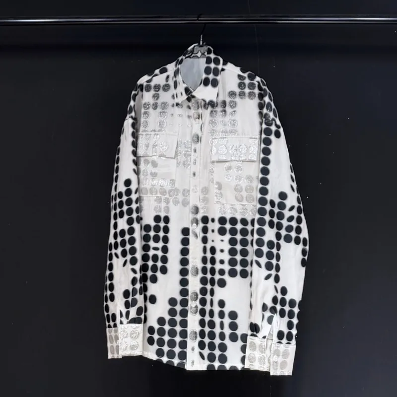 เสื้อเชิ้ตแขนยาวลายจุดสไตล์สตรีทแฟชั่นสำหรับผู้ชาย รุ่นใหม่ล่าสุด ฤดูใบไม้ผลิ/ฤดูใบไม้ร่วง ดีไซน์เก๋ไก๋ ทันสมัย คอปกพับได้ สไตล์ลำลอง รุ่น W12812
