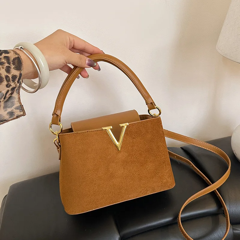 

Luxury Suede Bucket Bag for Women - Premium Tote & Adjustable Shoulder Bag, Elegant Crossbody Handbag for Daily Use