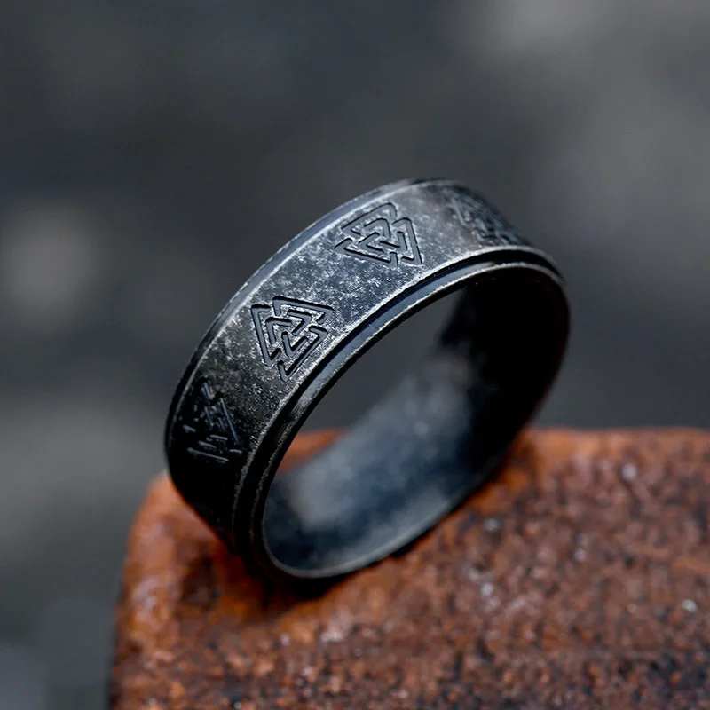 Vintage Stainless Steel Polished and Blackened Craftsmanship Men's Ring Viking Stacked Triangle Shaped Tail Ring Accessory