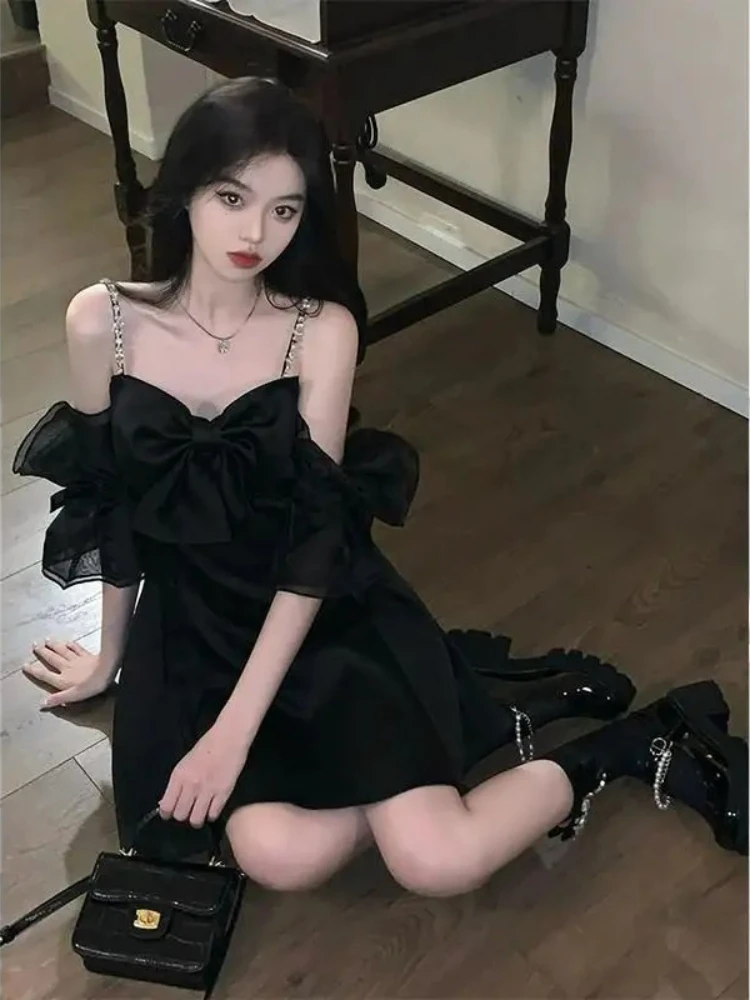 

Niche Design High End Feel French One Shoulder Black Bow Spaghetti Strap Dress Women Summer Petite Little Black Dress