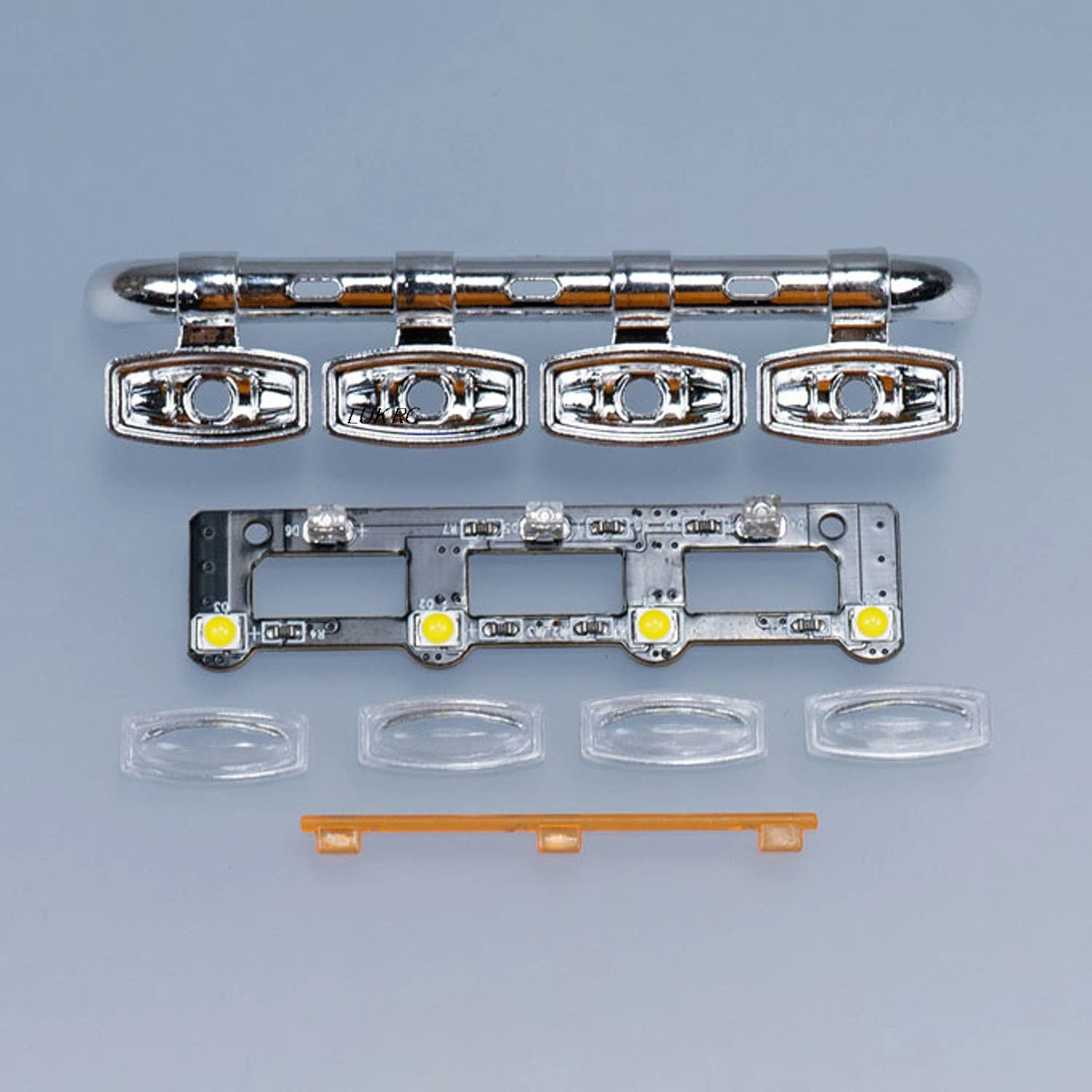 

White Top Row Light 1/14 Plastic Front Face 5V Spotlight for DIY SC 770S RC Tractor Truck 56368 56371 RC Lorry Car Model Parts