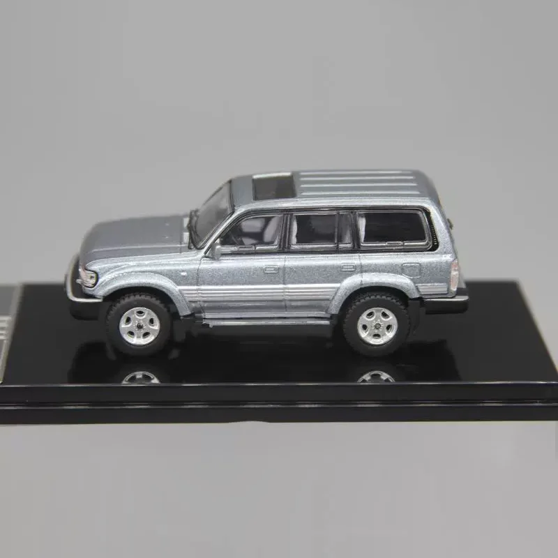 1:64 Scale Land Cruiser LC80 Off-road Alloy Car Model 77