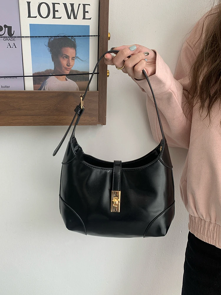 2026 new black crescent bag, shoulder bag, armpit bag, handbag, fashionable and casual women's daily commuting bag